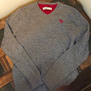 Abercrombie | v neck sweater